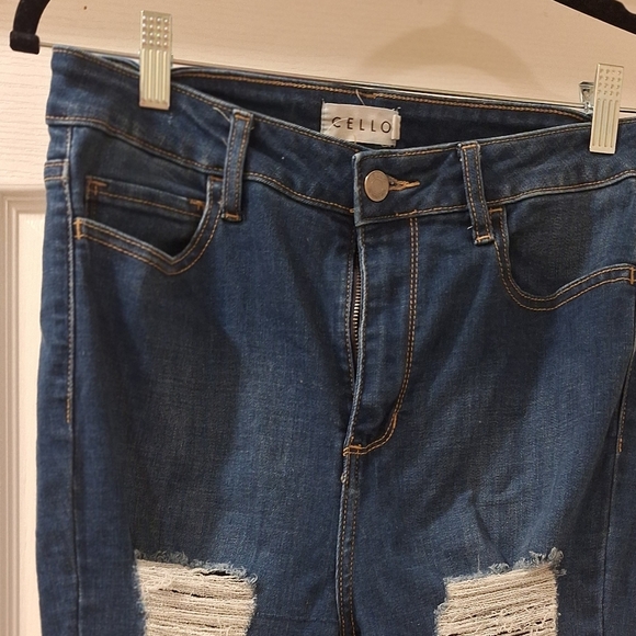 Classic Blue‎ Denim Distressed Jeans  JUNIORS size 31 - Picture 2 of 4